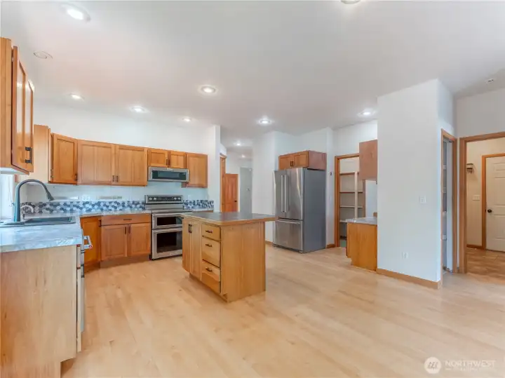Great Kitchen Layout with Large Pantry