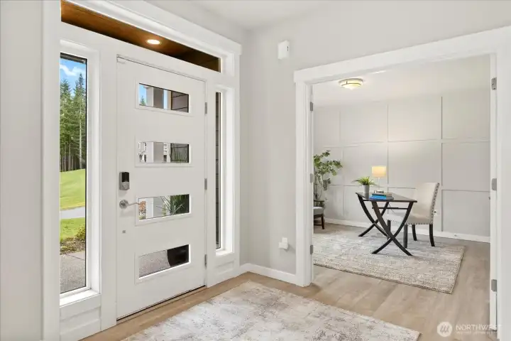 Entry w/ den/office