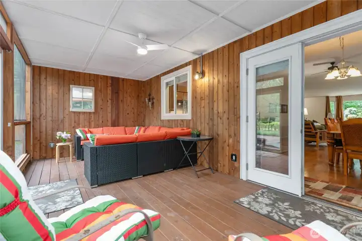 Your sunroom to enjoy the great outdoors year around!