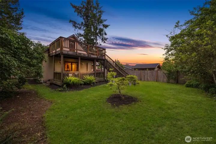 Wow-2-story deck. Sunbathe and take in the views on the upper deck or enjoy year round on the lower deck. Wow-2-story deck. Sunbathe and take in the views on the upper deck or enjoy year round on the lower deck.