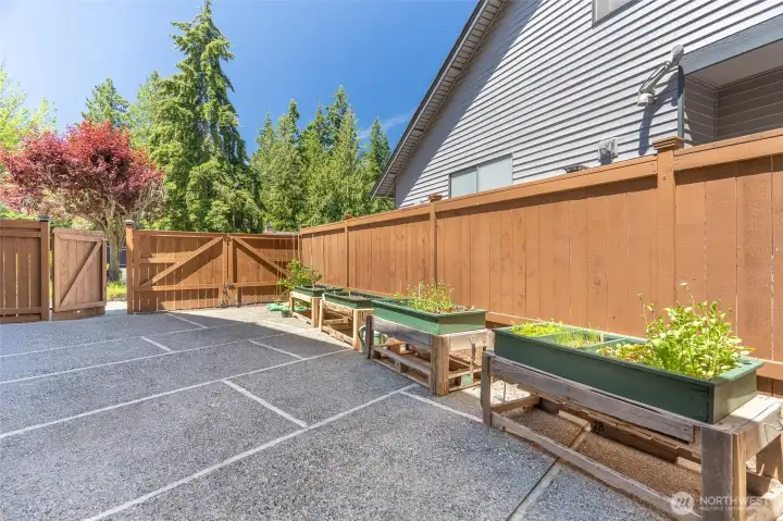 Large Side Patio/RV Parking