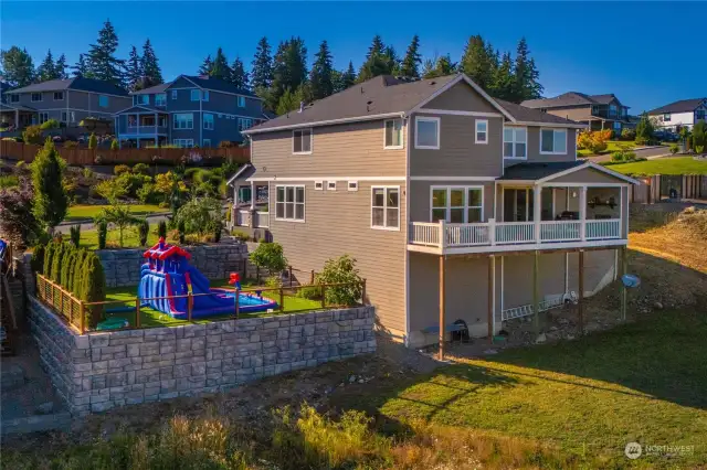 Incredible side yard space is amazing with all kinds of applications.