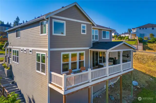 Large deck area for entertaining, Mt. Viewing  and just sitting by the fire.