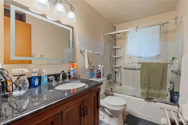 Main hall full bath