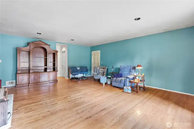 Extra living area. The door on the right leads outside, and the door in the center is a bathroom.