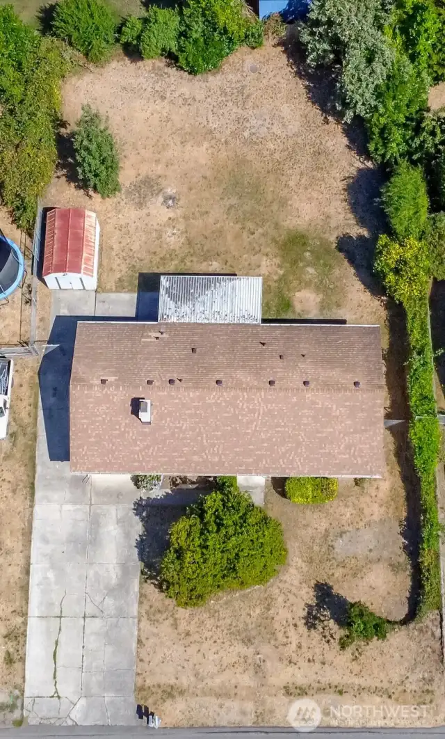 large lot close to all Steilacoom has to offer