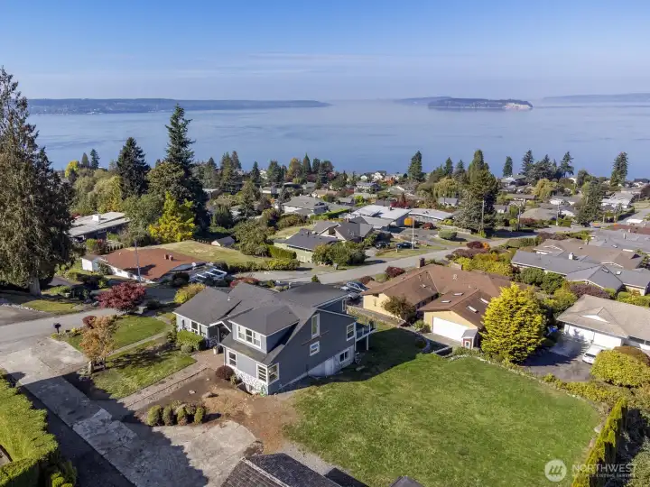 Gorgeous View & huge lot