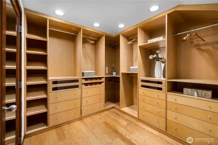 additional primary suite closet, office with potential to return to an additional bedroom.