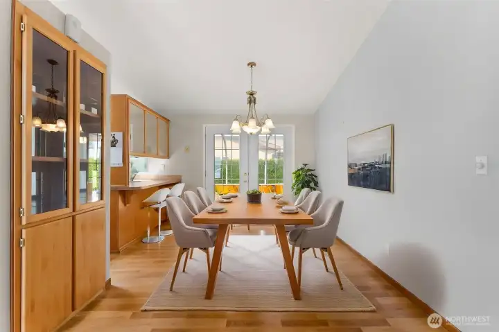 Dining Room (Virtually Staged)
