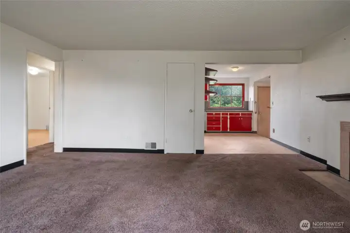 Enjoy the circular floor plan of this property.