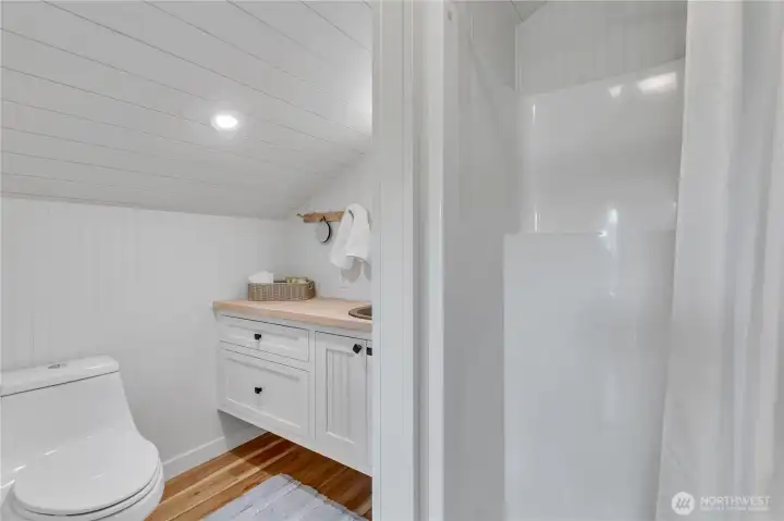 Studio Bath with Shower Studio Bath with Shower