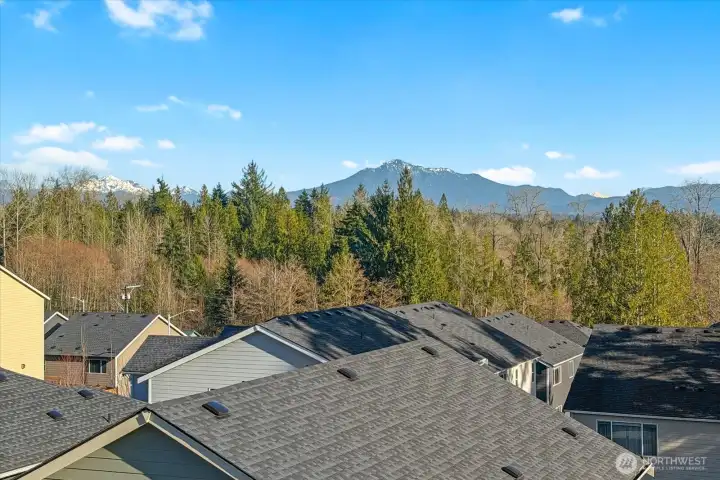 Cascade Mountain Views!!