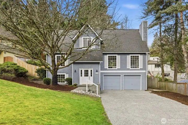 Elegant Nantucket-inspired exterior on a quiet cul-de-sac