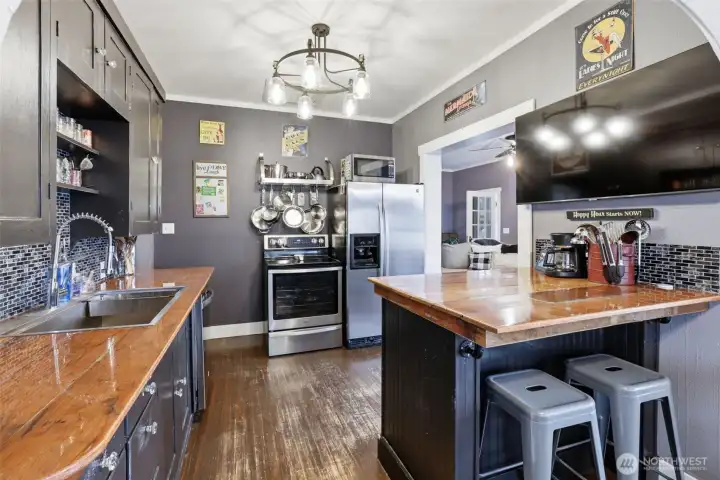 Check out this kitchen! Welcome, all chefs!