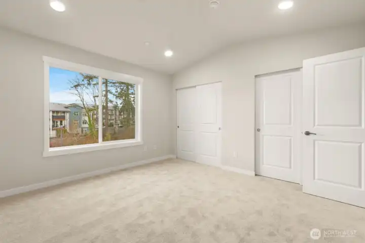 Photographs are for illustrative purposes only. Features, finishes, interior/exterior colors, landscaping and floorplan shown may vary from actual homes built