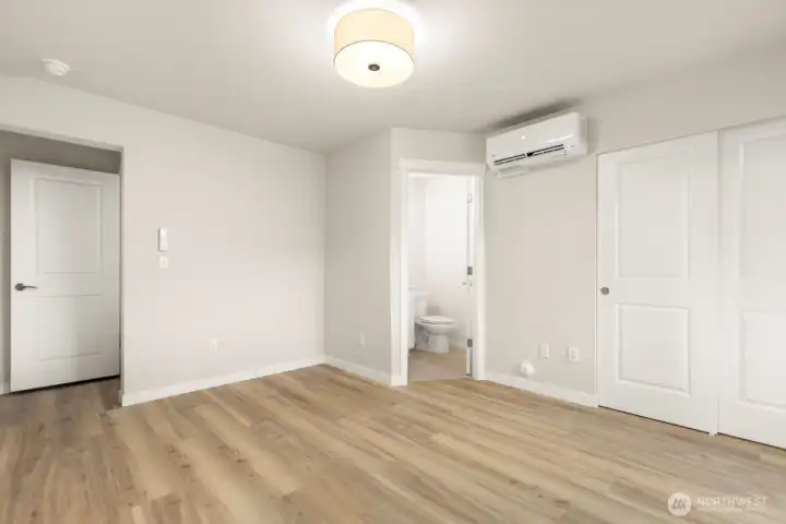 Photographs are for illustrative purposes only. Features, finishes, interior/exterior colors, landscaping and floorplan shown may vary from actual homes built