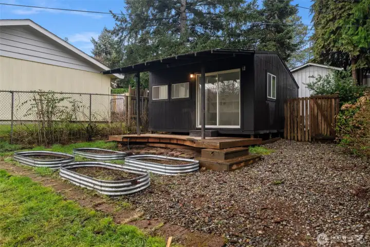 Detached workshop or office space.