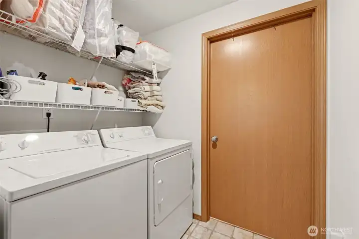 DADU has it's own washer & dryer set up