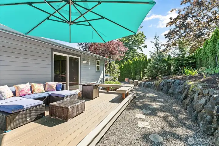 Custom built-in deck seating