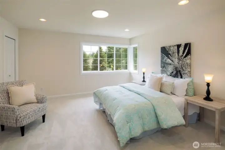 Guestroom on at the top of the stairs, overlooks the front yard.