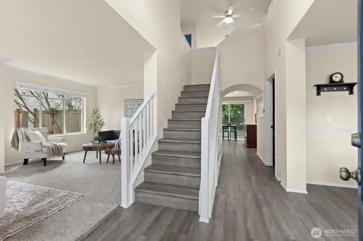 Entry/Open Stairway Entry/Open Stairway