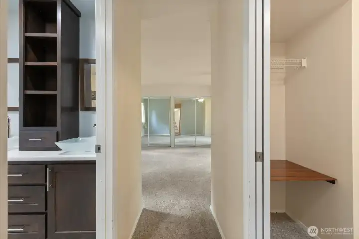 Private Hall to Primary Suite (Primary Bath, Primary Wall Closet, Walk-in Closet) Private Hall to Primary Suite (Primary Bath, Primary Wall Closet, Walk-in Closet)