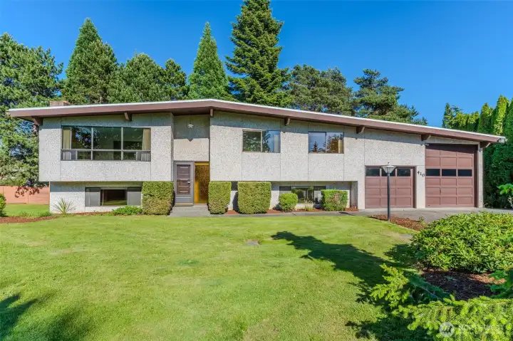 Welcome to 410 Sierra Vista Place!