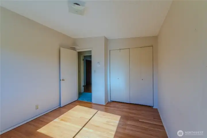 2nd bedroom.