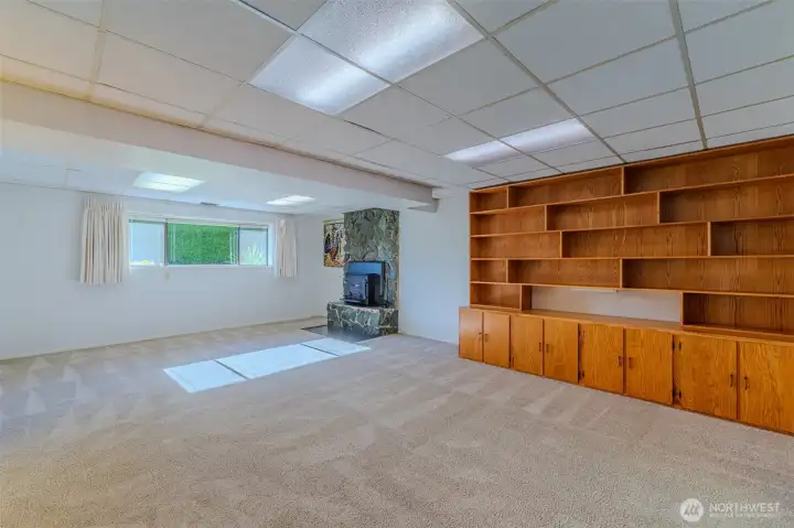 Built-in shelving - can easily be removed if needed.