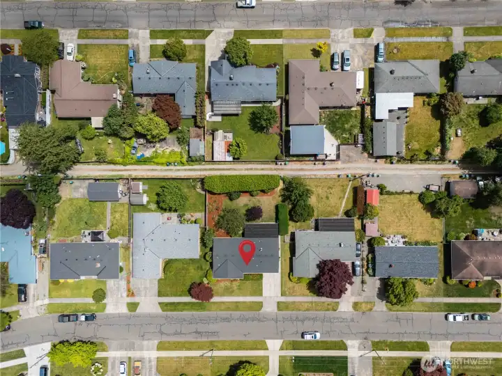 Photo shows alley access, many neighbors have built shops/ RV parking off alleys. So much potential!