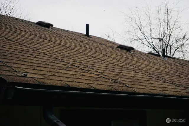 Coils on roof to melt snow