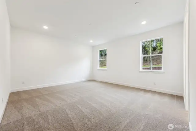 Large primary bedroom.