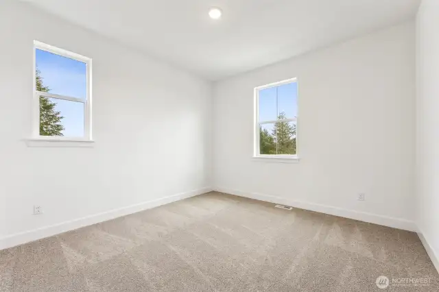 Guest bedroom.