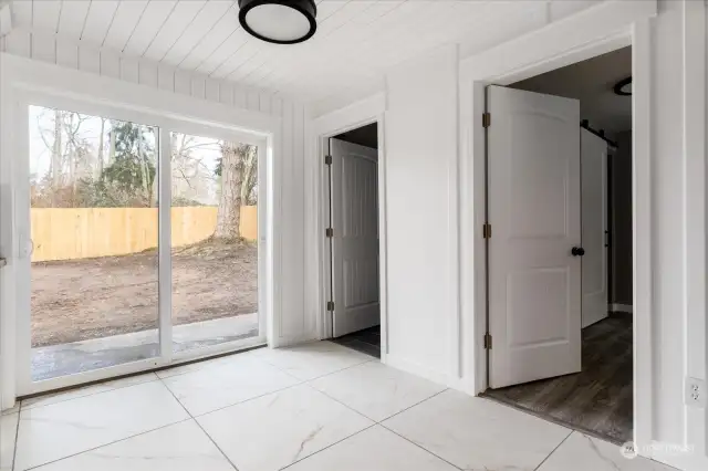 Dining area, to rear yard