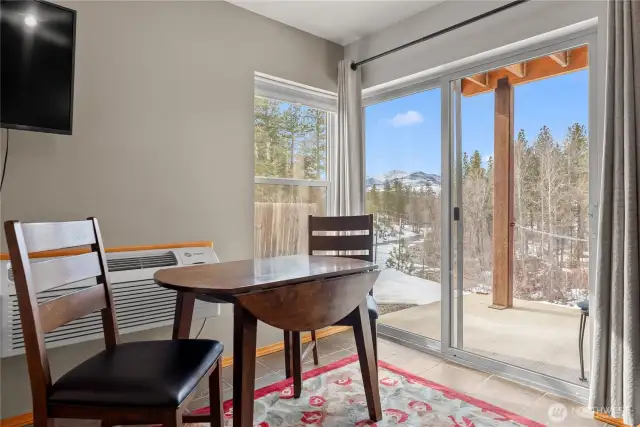 Moon River Unit #2 has sweet dining table w big views