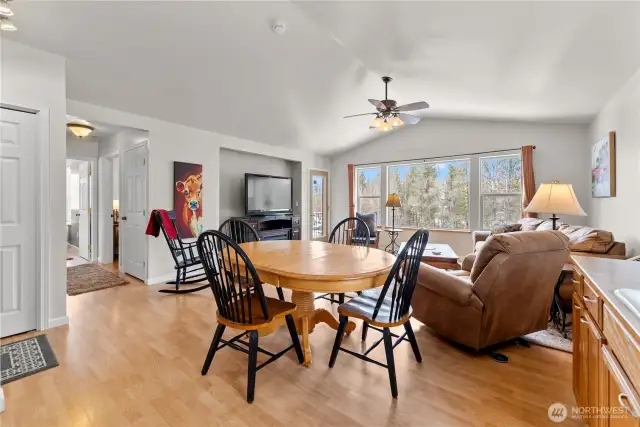 2nd floor sunlit Penthouse