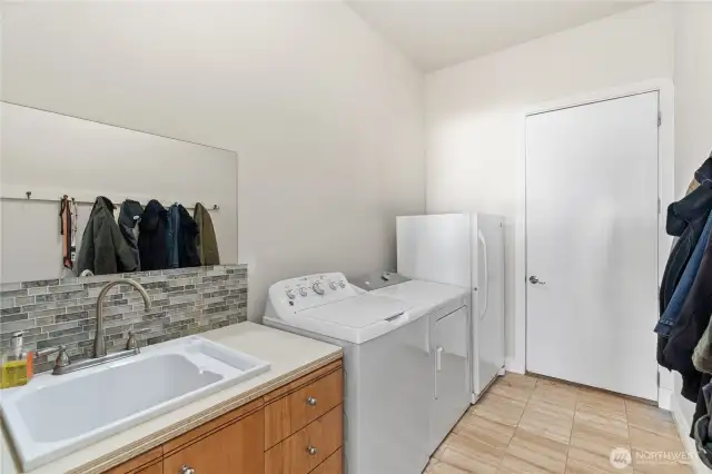 Mudroom leading to Garage!