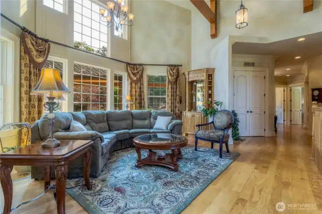 Casual sitting area, or ideal for a baby grand piano