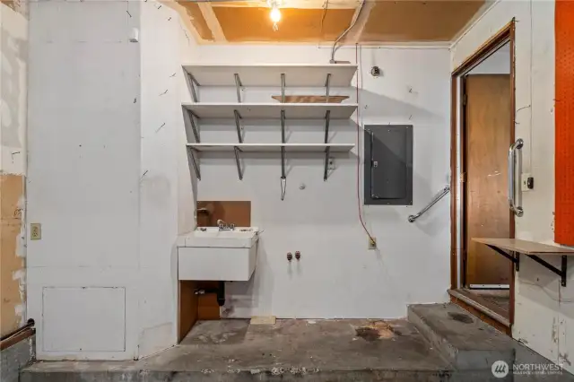 Extra sink in garage / shop is perfect for obeying the “you better wash up before coming in the house” command.