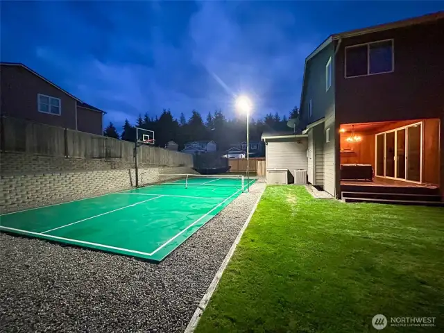 pickleball/basketball sport court with lights. Play all night long!