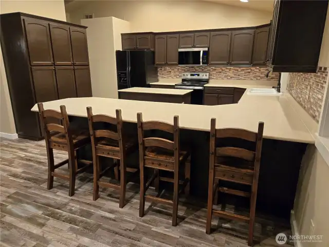 Large eating bar.