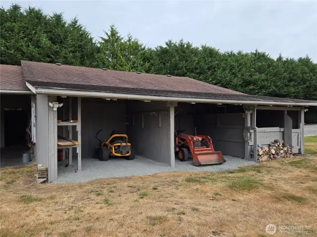 Parking area for tractors, etc.