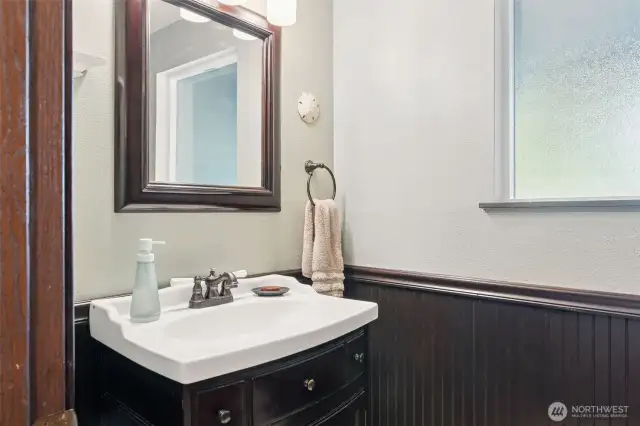 Downstairs guest bathroom