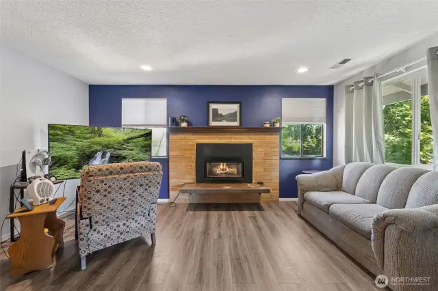 Sitting room or office space in primary bedroom.