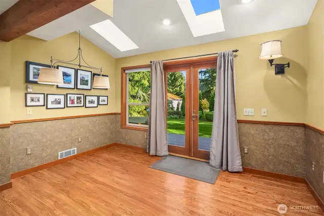 flex space, could be an office, solarium or exercise space