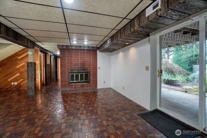 Bonus with fireplace