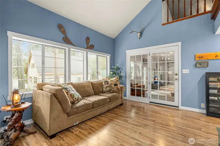 Entry living space to hot tub area