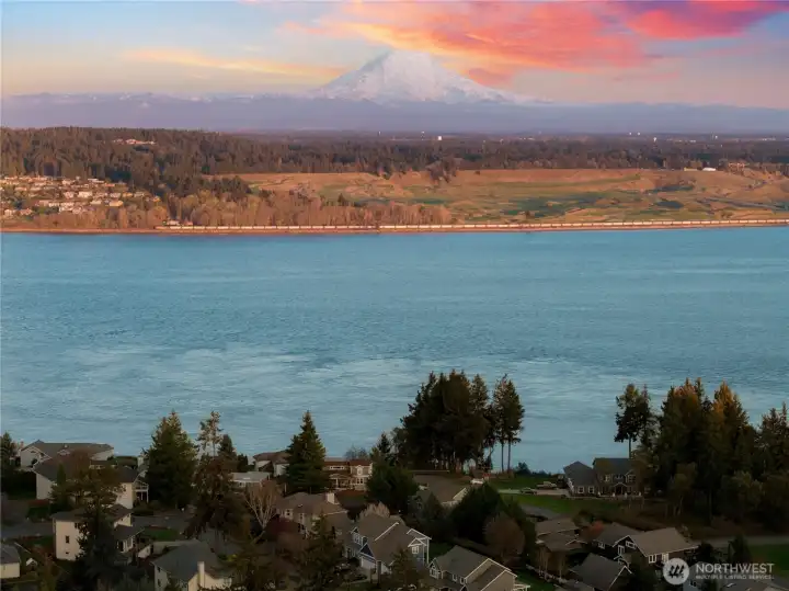 The mountain is out! This is they view the home owner will wake up to.