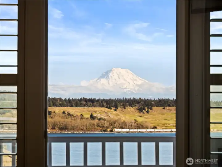 The balcony off the primary also have a view.