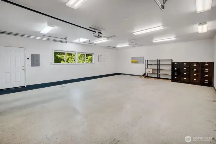 Detached shop/ garage